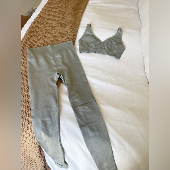 LSPACE Work It Bra + Legging (M/L) - Picture 4 of 4